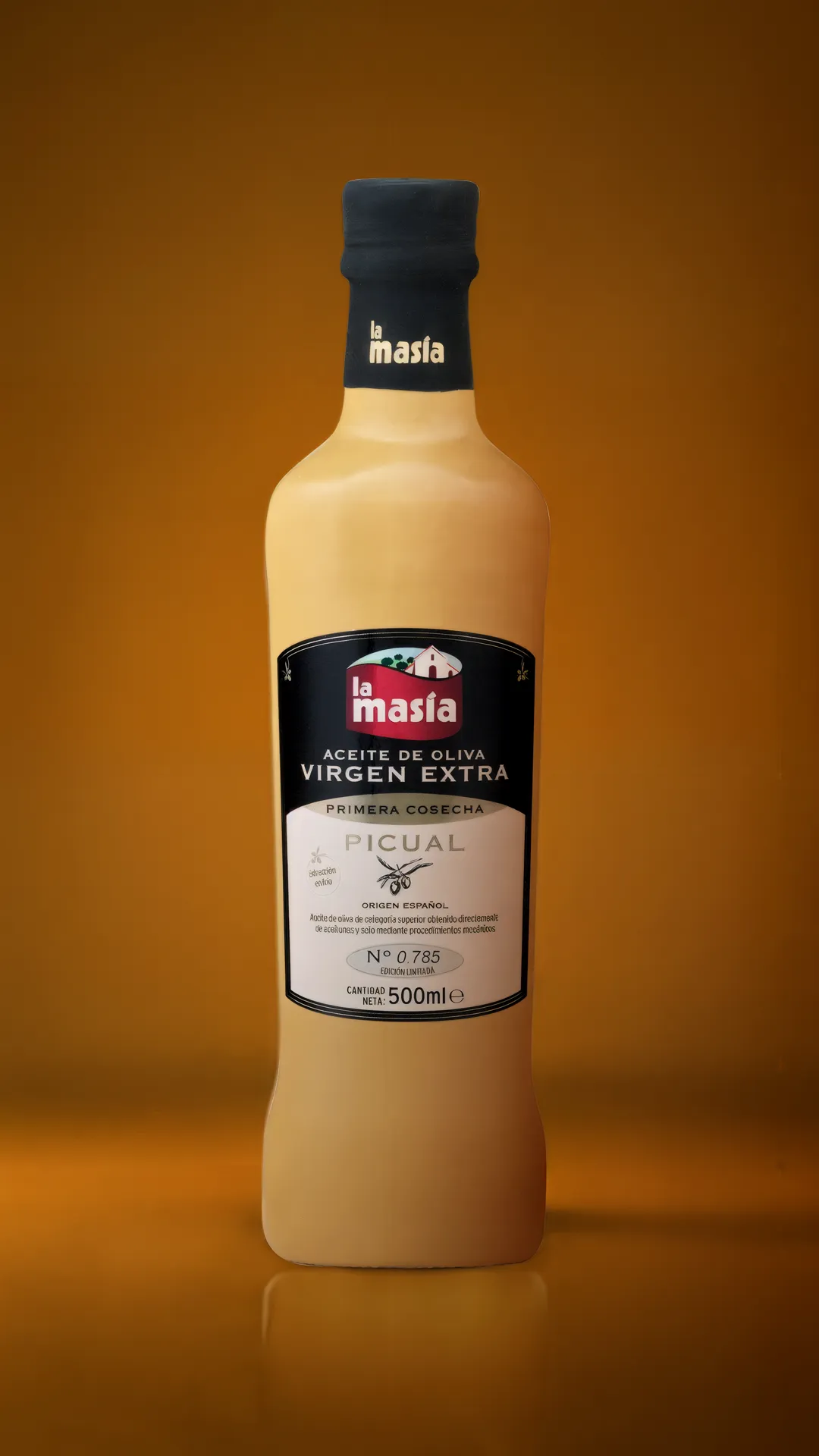 Diseño de packaging para Aceite de Oliva Virgen Extra de La Masía, packaging y gráfica por Bassali.